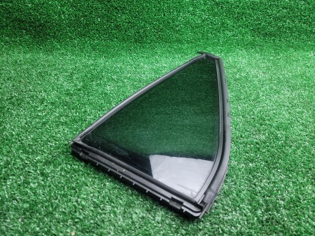 bontott SUZUKI SX4 S-Cross Bal hátsó Fixüveg (Ajtóban)