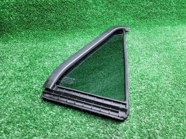 bontott SUZUKI SX4 S-Cross Bal hátsó Fixüveg (Ajtóban)