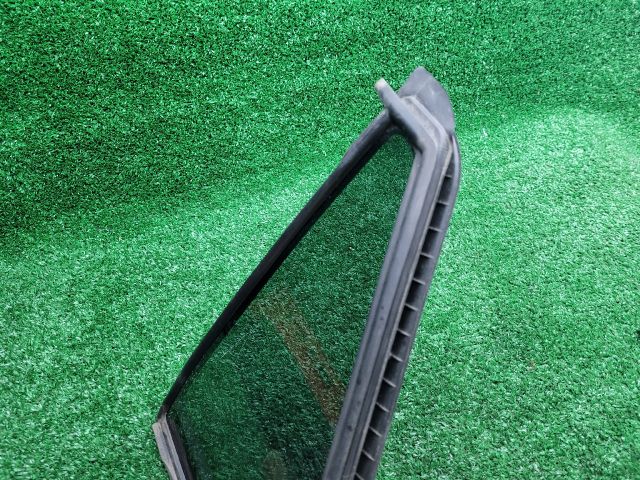 bontott SUZUKI SX4 S-Cross Bal hátsó Fixüveg (Ajtóban)