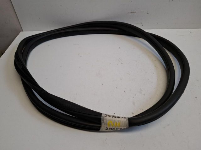 bontott SUZUKI SX4 S-Cross Bal hátsó Gumikéder