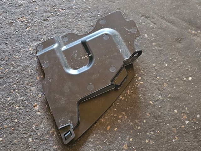 bontott SUZUKI SX4 S-Cross Bal Hűtő Légterelő