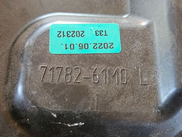 bontott SUZUKI SX4 S-Cross Bal Hűtő Légterelő