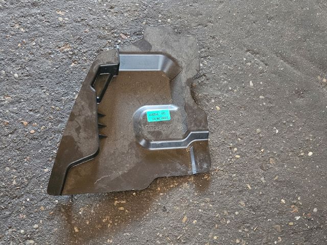 bontott SUZUKI SX4 S-Cross Bal Hűtő Légterelő