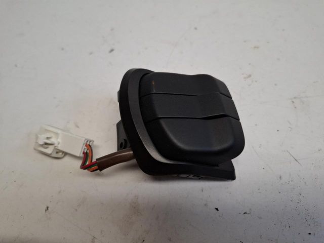 bontott SUZUKI SX4 S-Cross Bal Multikormány Kapcsoló