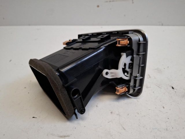 bontott SUZUKI SX4 S-Cross Bal Szellőző