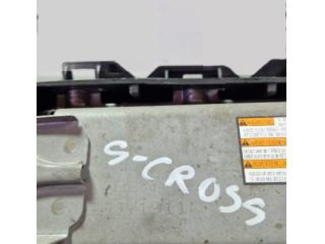 bontott SUZUKI SX4 S-Cross Bal Térdlégzsák