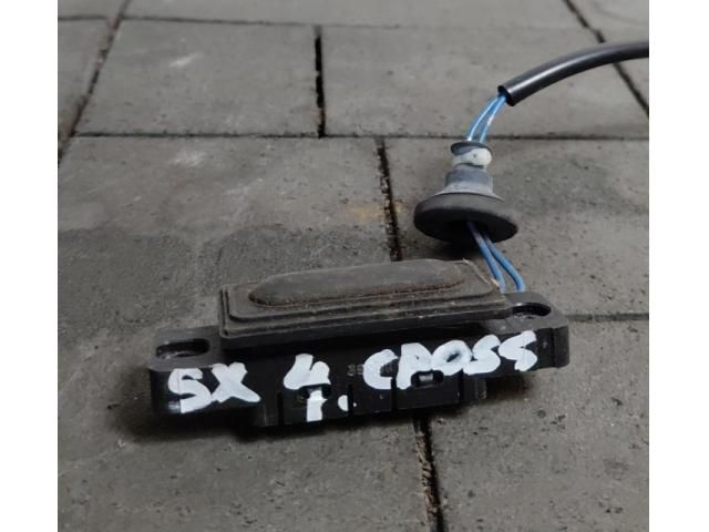 bontott SUZUKI SX4 S-Cross Csomagtér Nyitó Kar / Gomb