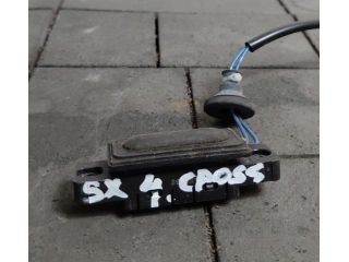 bontott SUZUKI SX4 S-Cross Csomagtér Nyitó Kar / Gomb