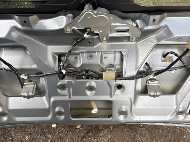 bontott SUZUKI SX4 S-Cross Csomagtérajtó (Részeivel)