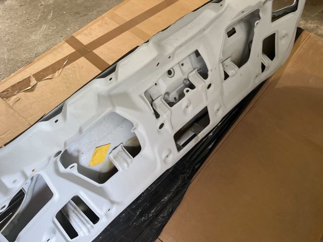 bontott SUZUKI SX4 S-Cross Csomagtérajtó (Üres lemez)