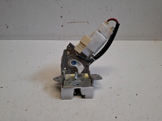 bontott SUZUKI SX4 S-Cross Csomagtérajtó Zárszerkezet