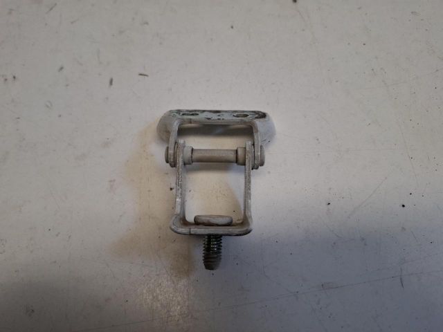 bontott SUZUKI SX4 S-Cross Csomagtérajtó Zsanér