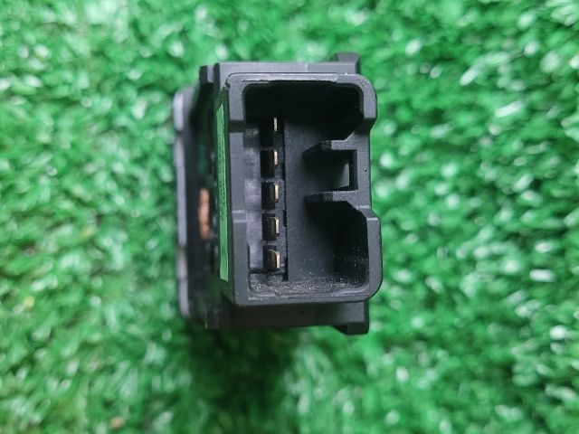 bontott SUZUKI SX4 S-Cross Első Ködfényszóró Kapcsoló