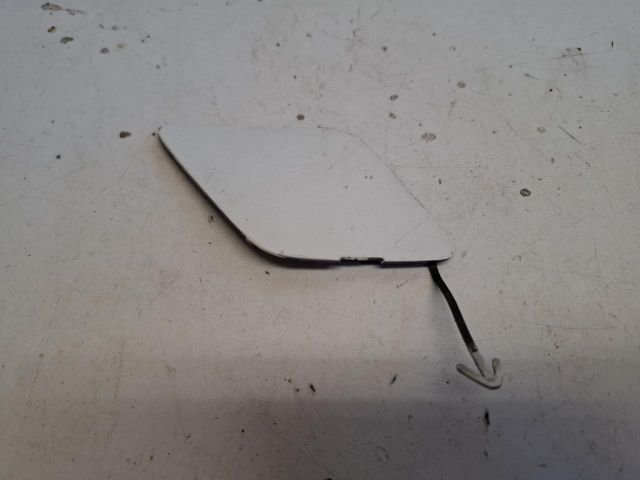 bontott SUZUKI SX4 S-Cross Első Vonószem Burkolat