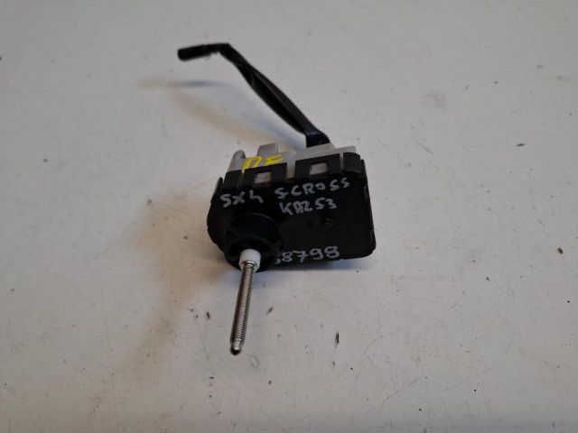 bontott SUZUKI SX4 S-Cross Fényszórómagasság Állító Motor Bal