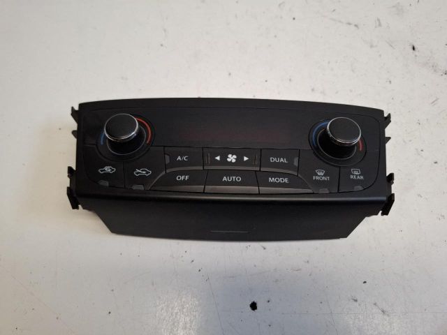 bontott SUZUKI SX4 S-Cross Fűtéskapcsoló