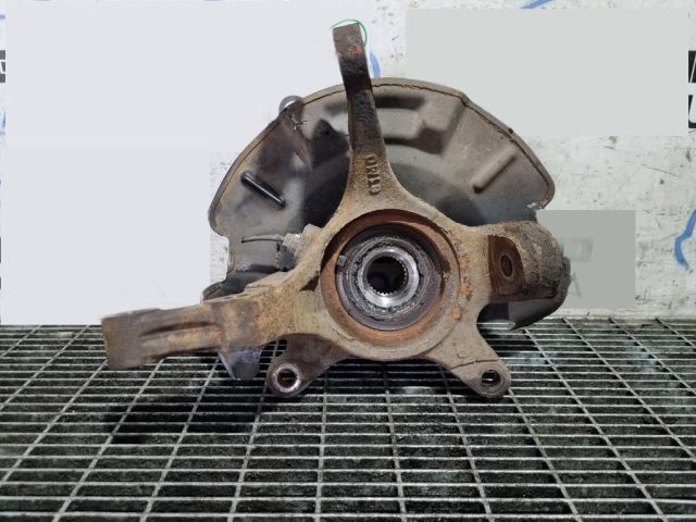 bontott SUZUKI SX4 S-Cross II Jobb első Csonkállvány