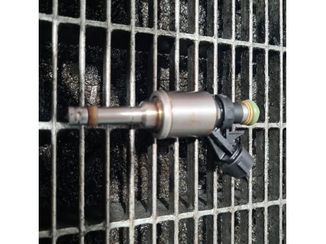 bontott SUZUKI SX4 S-Cross II Porlasztó (1 db)