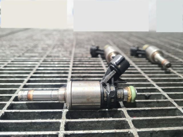 bontott SUZUKI SX4 S-Cross II Porlasztó (1 db)