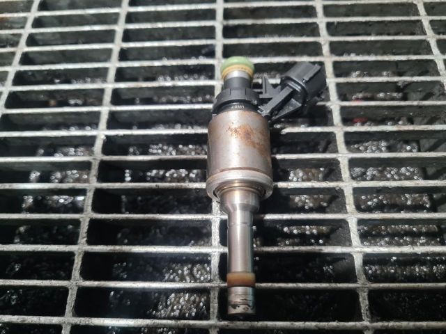 bontott SUZUKI SX4 S-Cross II Porlasztó (1 db)