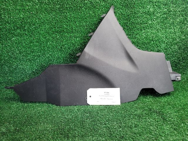 bontott SUZUKI SX4 S-Cross II Bal Alsó Műszerfal Burkolat