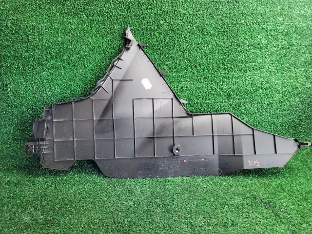 bontott SUZUKI SX4 S-Cross II Bal Alsó Műszerfal Burkolat