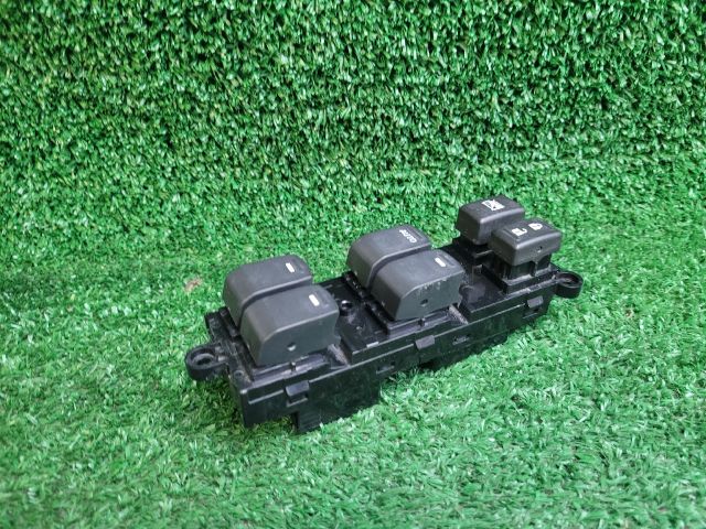 bontott SUZUKI SX4 S-Cross II Bal első Ablakemelő Kapcsoló