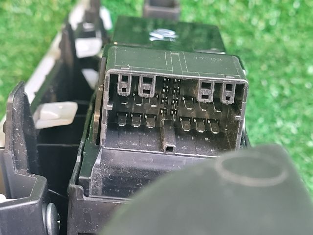 bontott SUZUKI SX4 S-Cross II Bal első Ablakemelő Kapcsoló