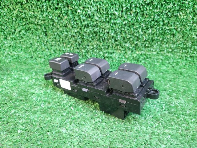 bontott SUZUKI SX4 S-Cross II Bal első Ablakemelő Kapcsoló