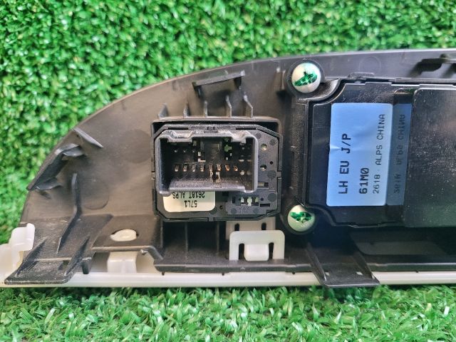 bontott SUZUKI SX4 S-Cross II Bal első Ablakemelő Kapcsoló