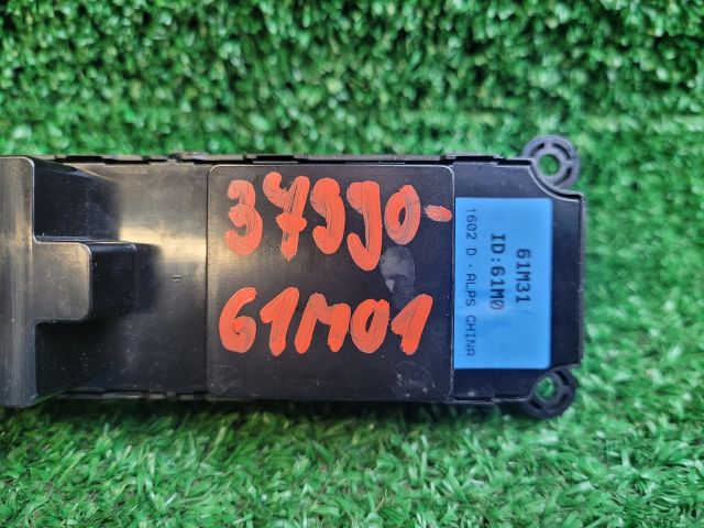 bontott SUZUKI SX4 S-Cross II Bal első Ablakemelő Kapcsoló