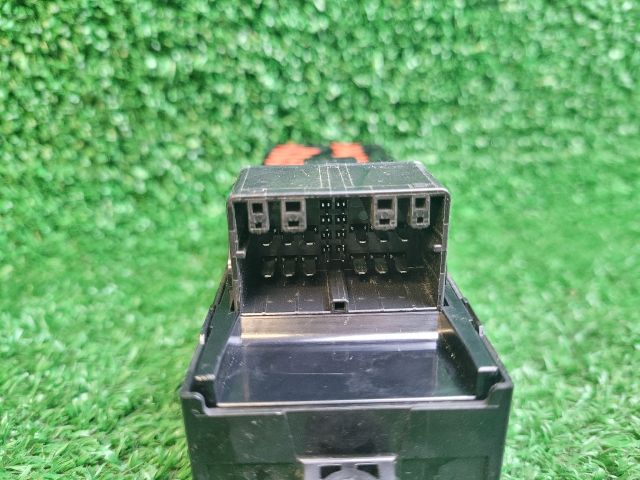 bontott SUZUKI SX4 S-Cross II Bal első Ablakemelő Kapcsoló