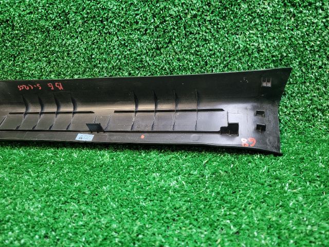 bontott SUZUKI SX4 S-Cross II Bal első Belső Küszöb Burkolat