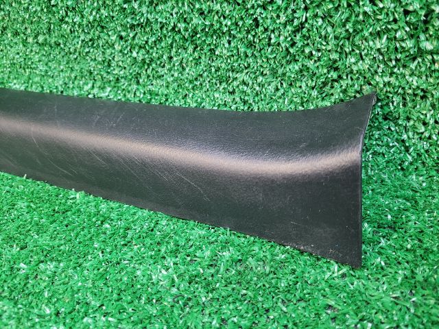 bontott SUZUKI SX4 S-Cross II Bal első Belső Küszöb Burkolat