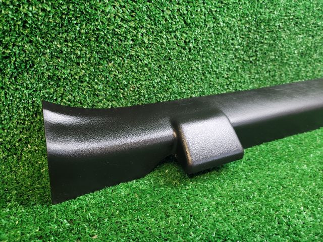 bontott SUZUKI SX4 S-Cross II Bal első Belső Küszöb Burkolat