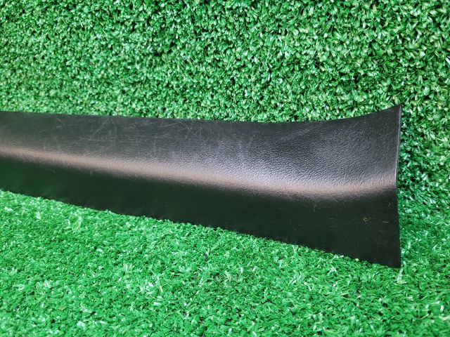 bontott SUZUKI SX4 S-Cross II Bal első Belső Küszöb Burkolat