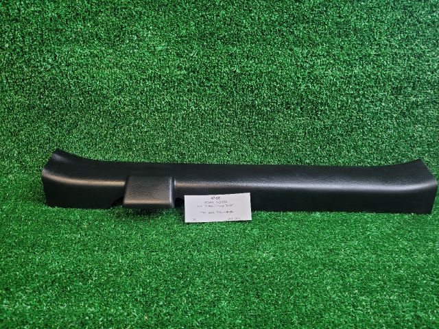 bontott SUZUKI SX4 S-Cross II Bal első Belső Küszöb Burkolat