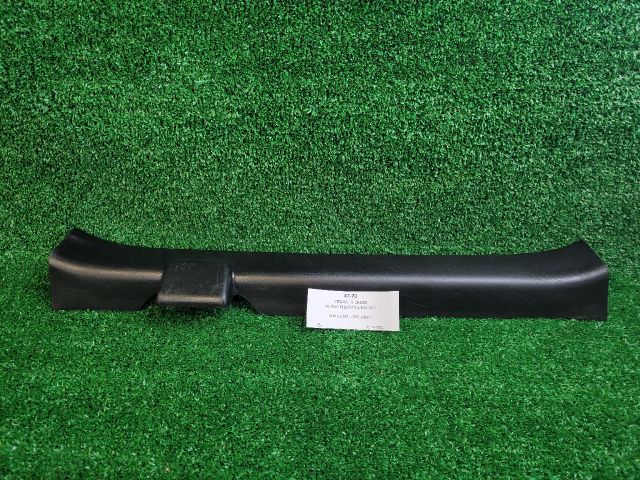 bontott SUZUKI SX4 S-Cross II Bal első Belső Küszöb Burkolat