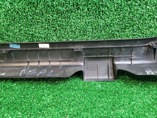 bontott SUZUKI SX4 S-Cross II Bal első Belső Küszöb Burkolat