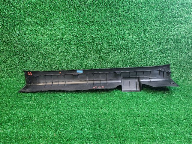 bontott SUZUKI SX4 S-Cross II Bal első Belső Küszöb Burkolat