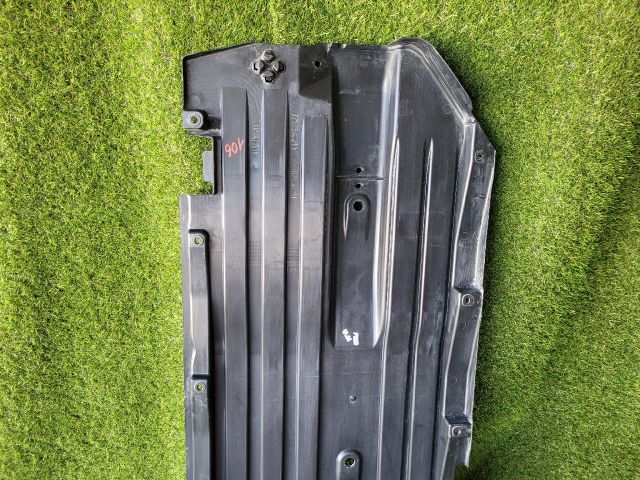 bontott SUZUKI SX4 S-Cross II Bal Fenéklemez