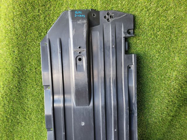 bontott SUZUKI SX4 S-Cross II Bal Fenéklemez