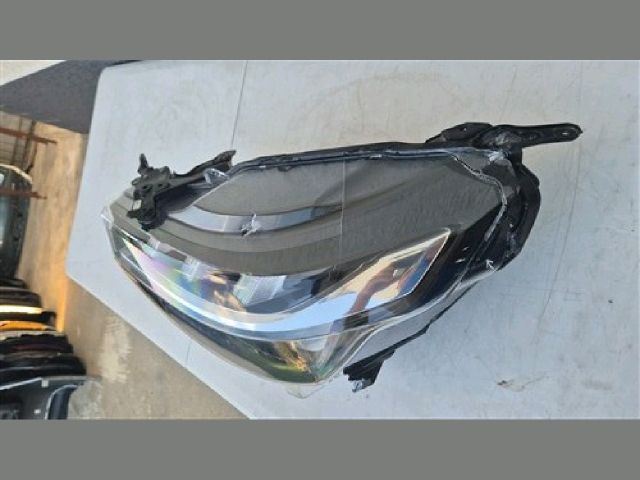 bontott SUZUKI SX4 S-Cross II Bal Fényszóró