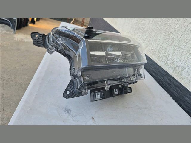 bontott SUZUKI SX4 S-Cross II Bal Fényszóró