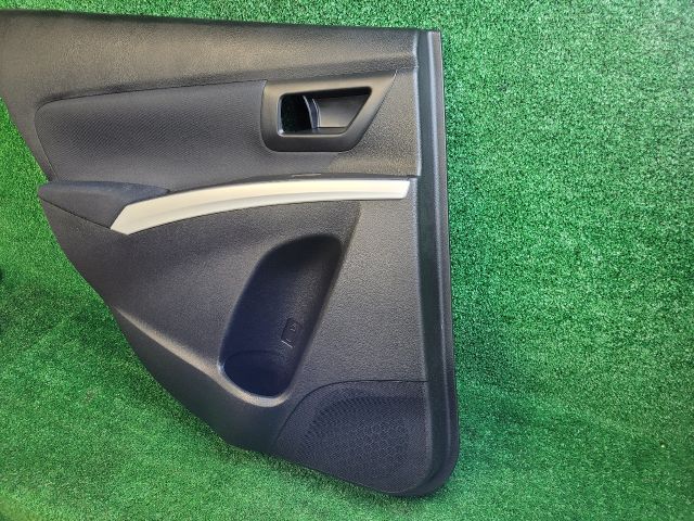 bontott SUZUKI SX4 S-Cross II Bal hátsó Ajtó Kárpit