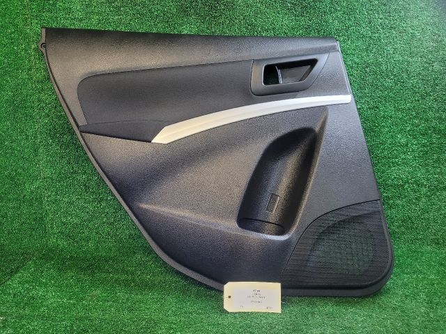 bontott SUZUKI SX4 S-Cross II Bal hátsó Ajtó Kárpit