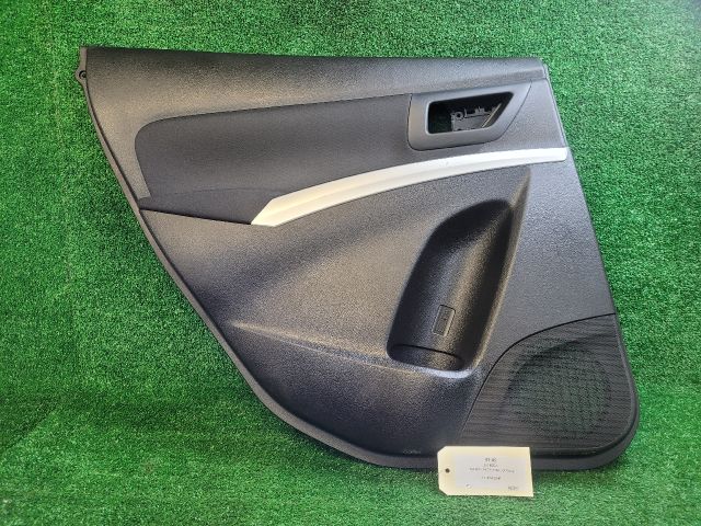 bontott SUZUKI SX4 S-Cross II Bal hátsó Ajtó Kárpit