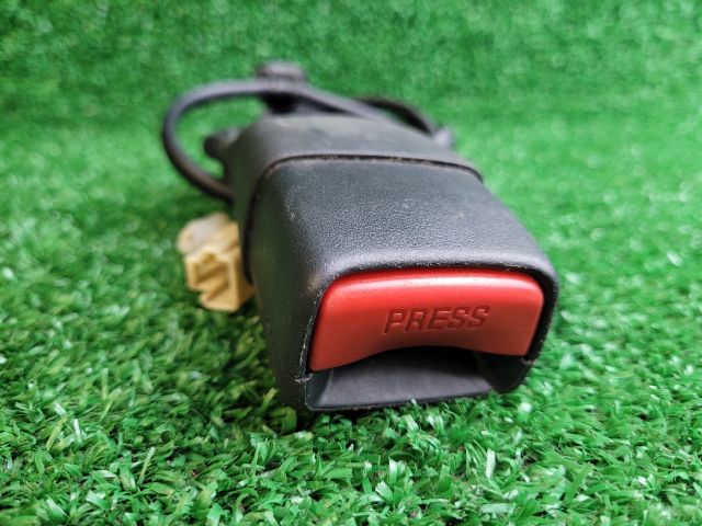 bontott SUZUKI SX4 S-Cross II Bal hátsó Biztonsági Öv Csat