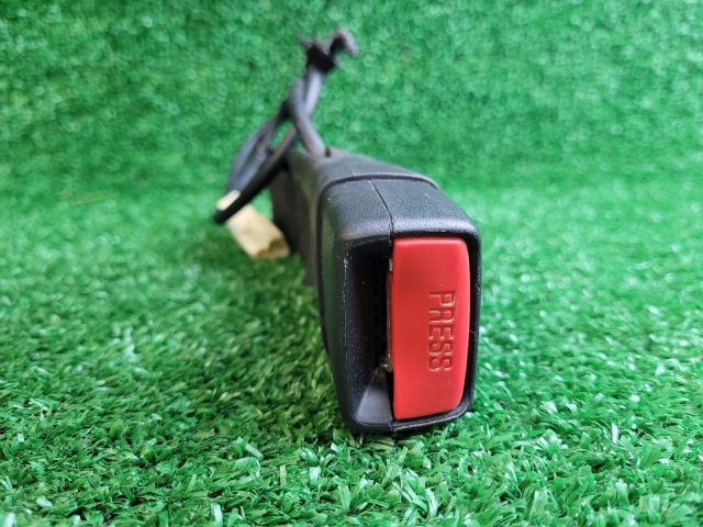 bontott SUZUKI SX4 S-Cross II Bal hátsó Biztonsági Öv Csat