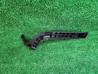 bontott SUZUKI SX4 S-Cross II Bal hátsó Oldal Lökhárító Tartó (Műanyag)